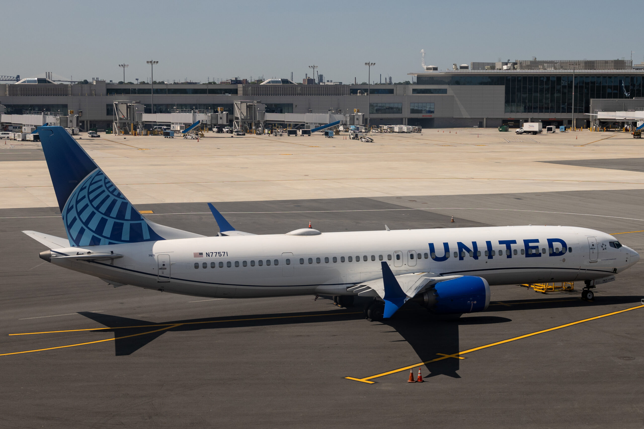 United Flight 169 Crew Warned of Low Speed Before Newark Pole Strike