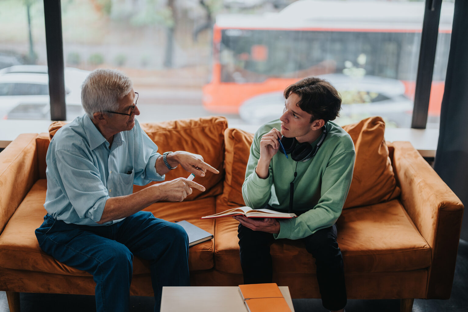 Why Organic Mentorship Outperforms Formal Programs in Insurance